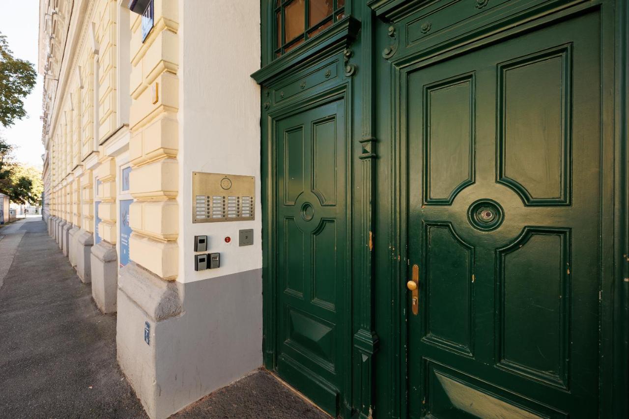 Apartments Next To Schoenbrunn Vienna Exterior photo